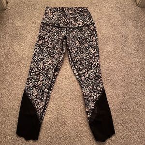 Womens lululemon 23 inch plants size 4